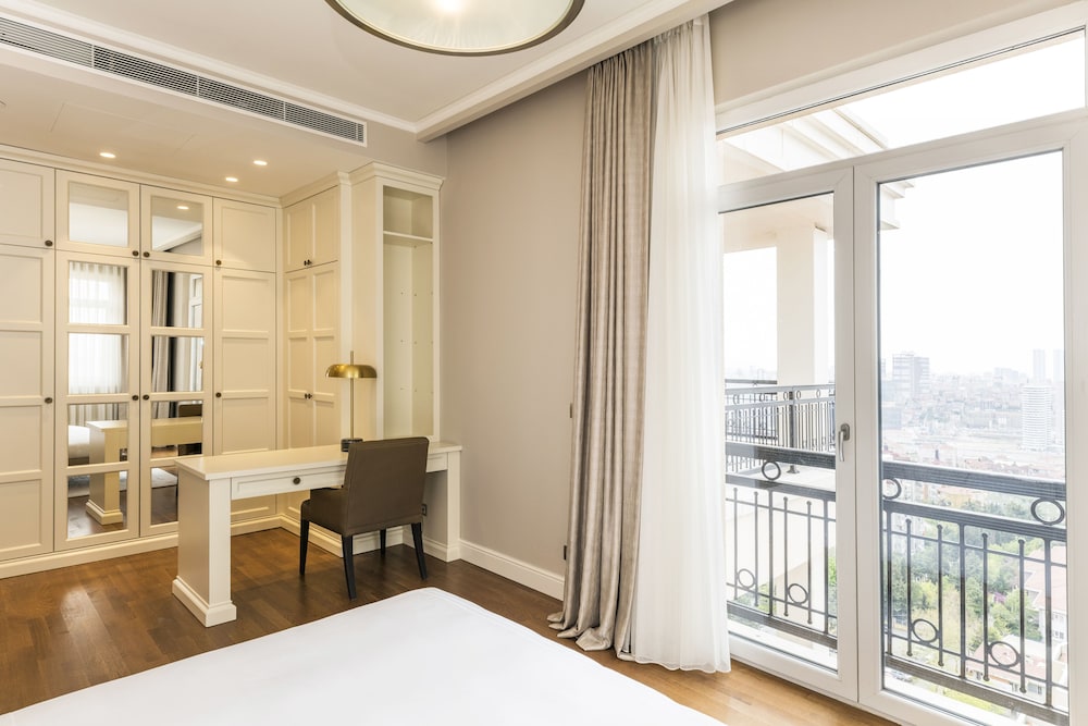 Ist flats Serviced Apartments - EMAAR SQ