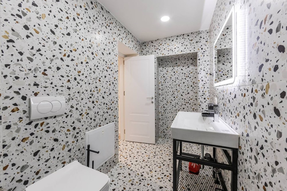 Green Luxe Suite 1 in Shkod r