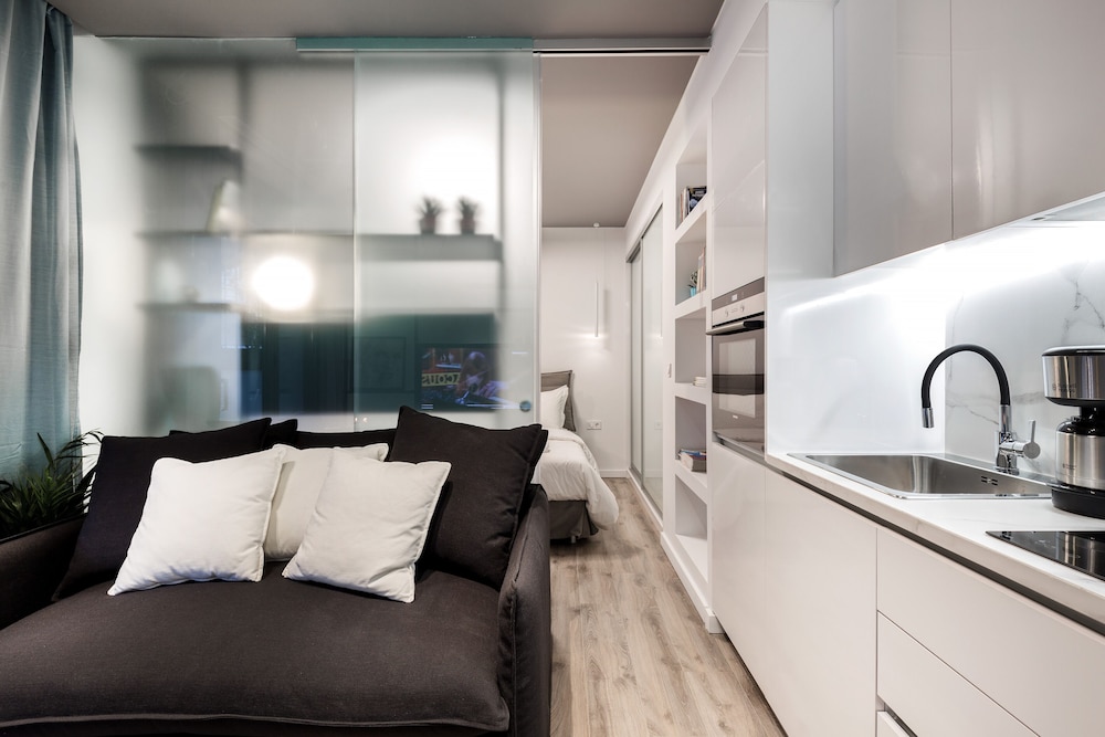 Elysan Urban Stays