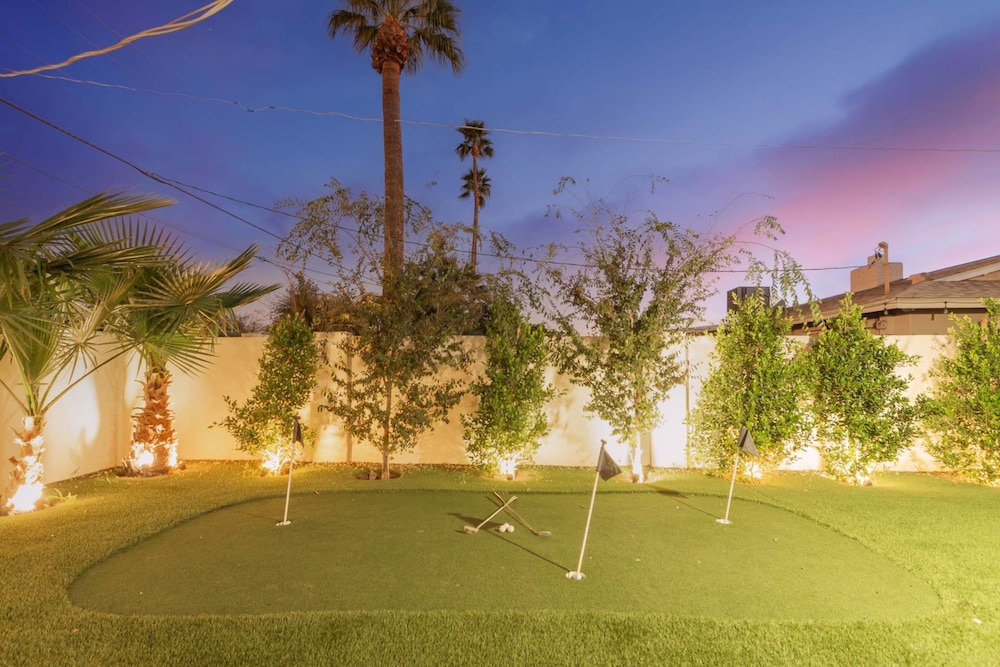 Desert Sands Heated Pool Firepit Old Town Putt Grn