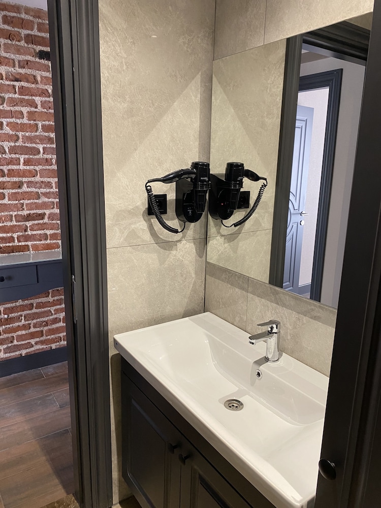 Delta Hotel Istanbul - Image 45