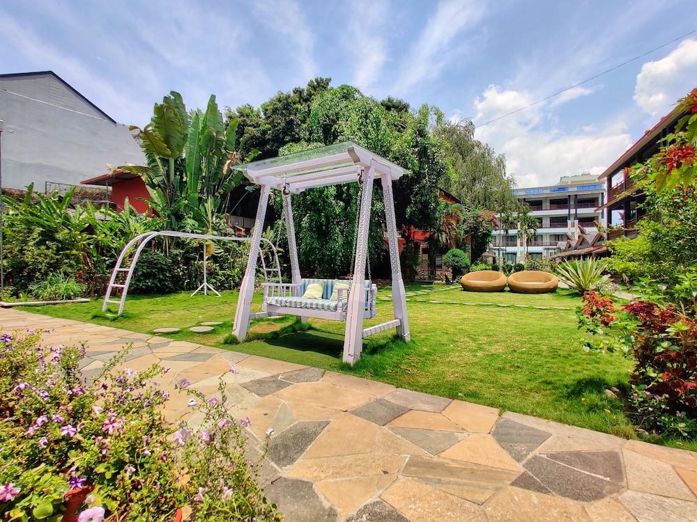 Lake View Resort