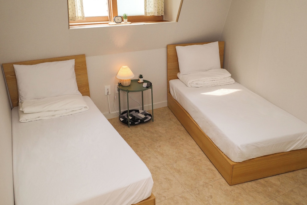 Starria Hostel foreign guest only 29