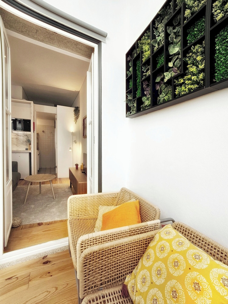 Frs002 Floresold Town: Elegant Studio W/ Patio