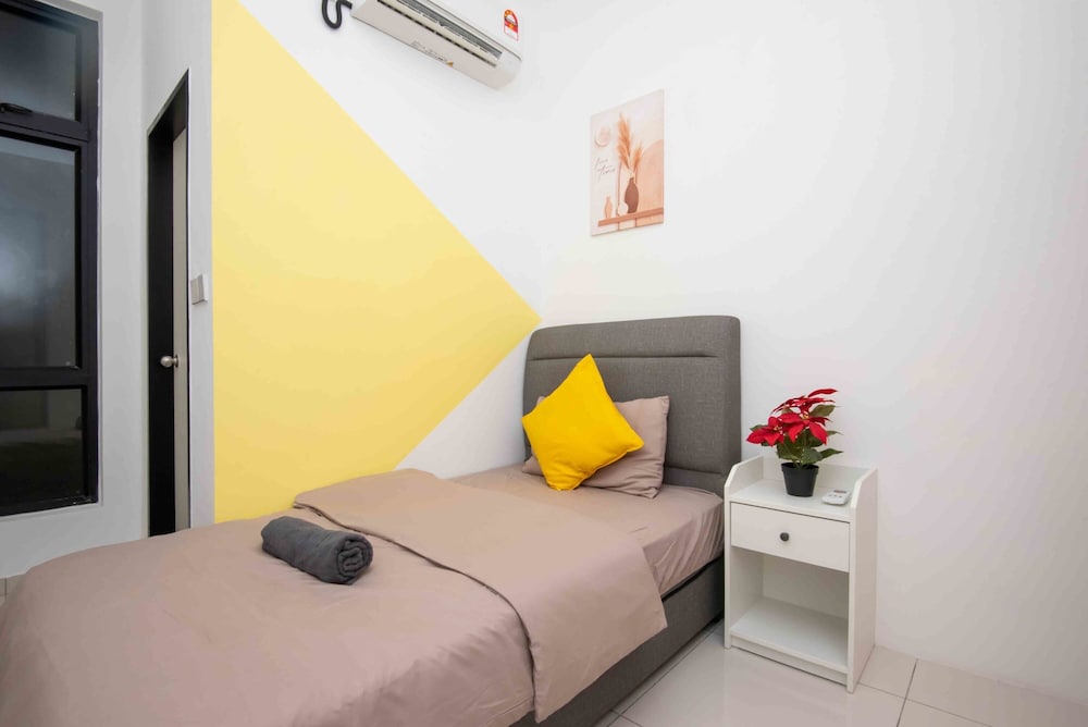 2BR Apt Space Residency Near KSL CIQ JB