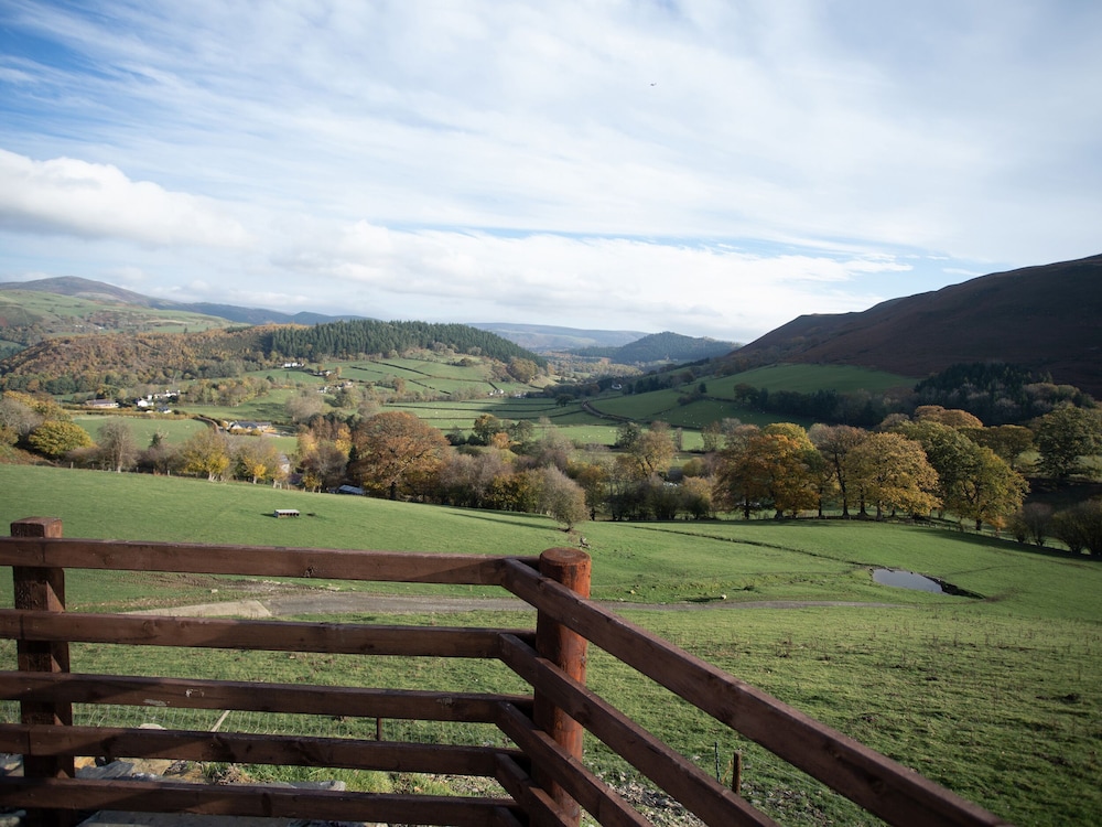 Tyn Llwyn Barn