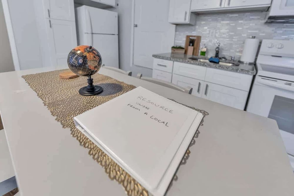 Cozy Suite Full Amenitie s pet Friendly