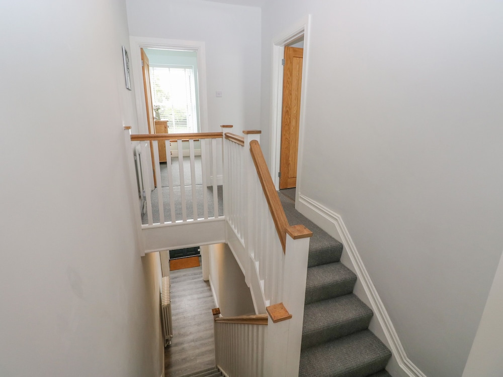 54 Pencoed Road