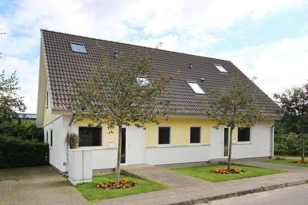 Cottage in Muritz Park Near 1,000 Lakes