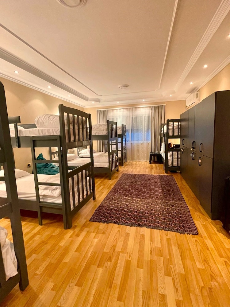 Mandarine Hostel