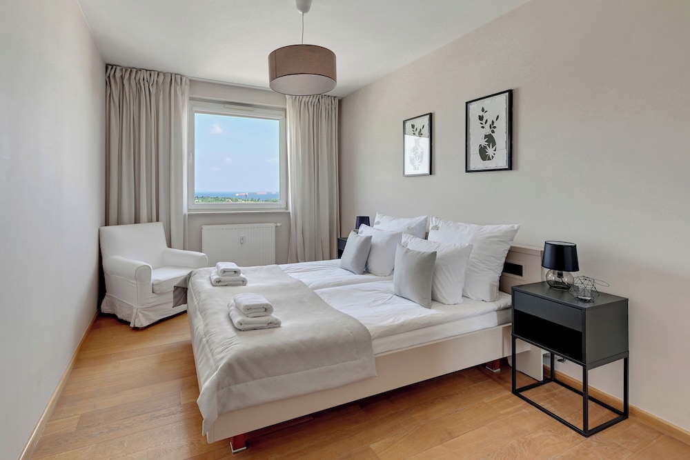 Top Floor z Widokiem na Morze by Downtown Apartments