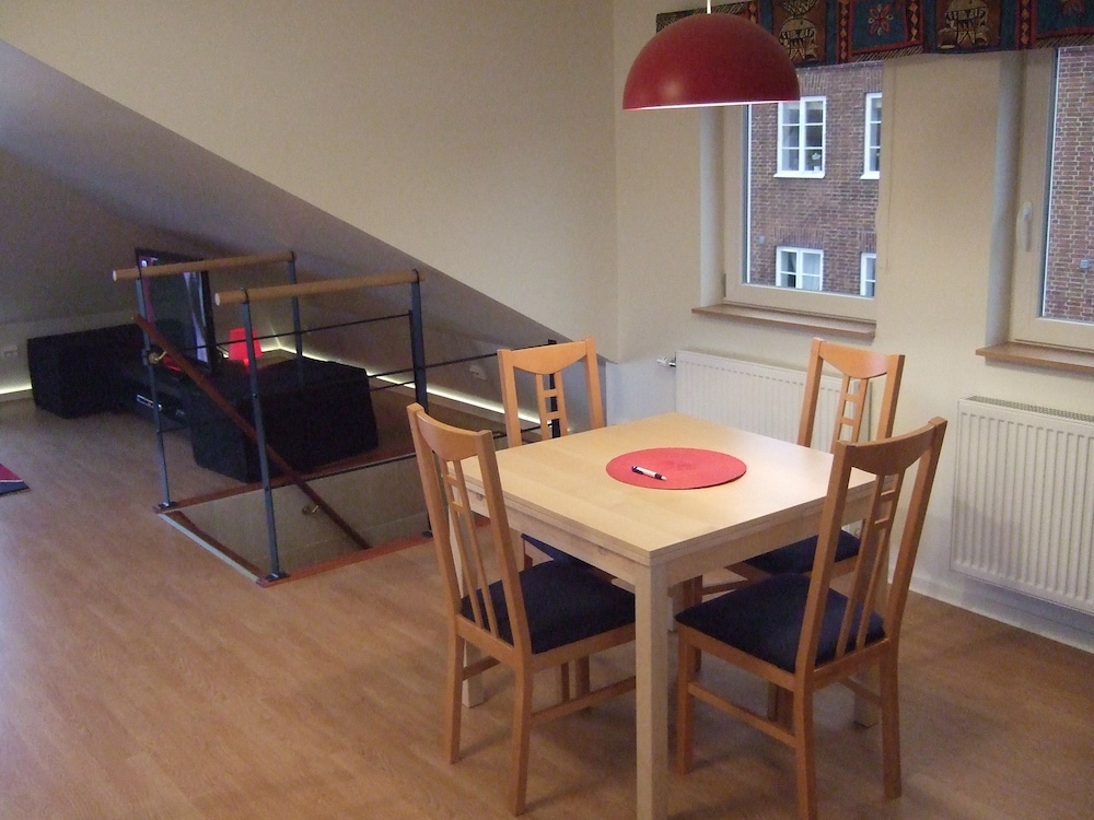 Hotel Platypus Penthouse Honeymoon Suite - Image 1