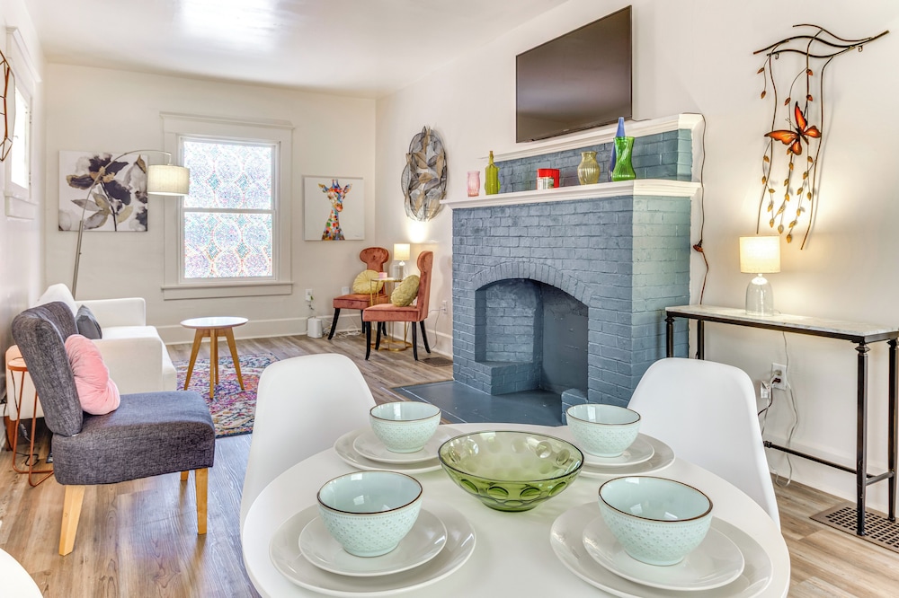 3 Mi to Dtwn Indy: Pet-friendly Home w/ Backyard!
