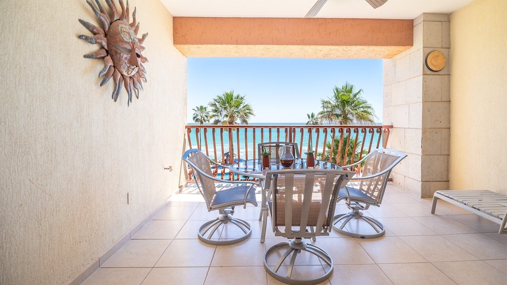 Sandy Feet Retreat Haven Oceanfront Condo