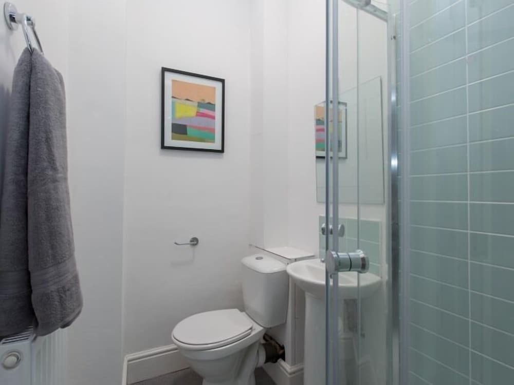 Townhouse @166 Ruskin Rd