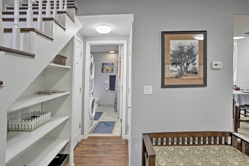 Laramie Vacations - Historic Laramie Condo - 3 Blocks to Downtown  UW - Property Image 12