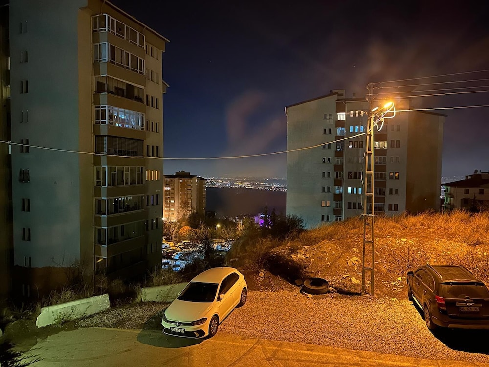 ŞATOM SUİT