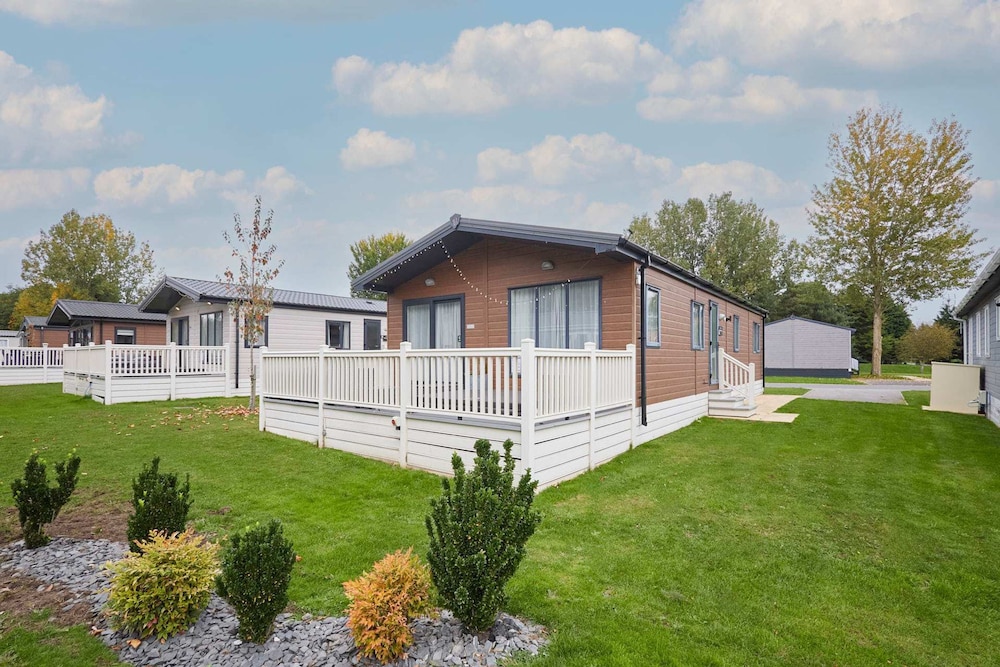 Host Stay Bluebell Lodge