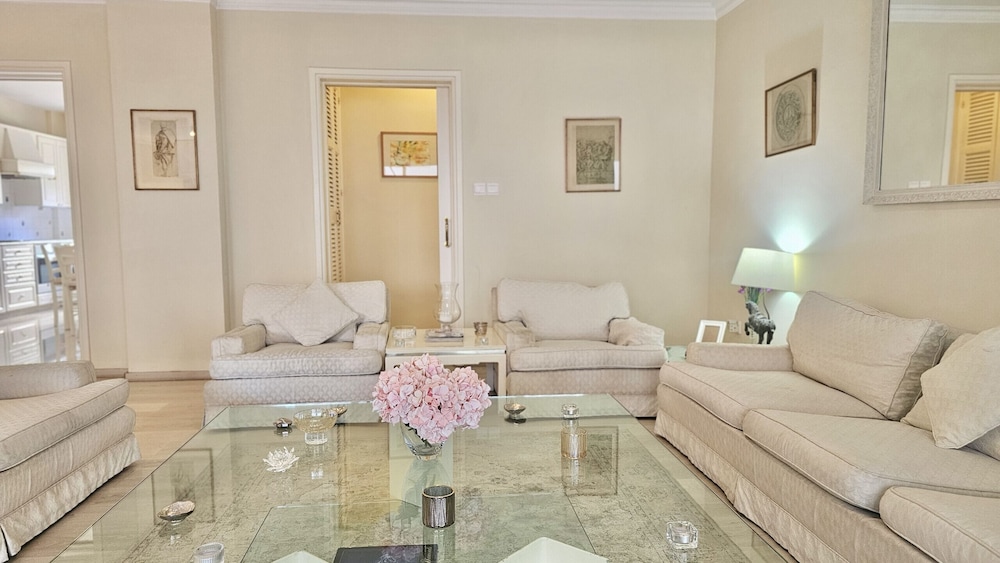 24 NIC - Stay Charm Classic Apartment