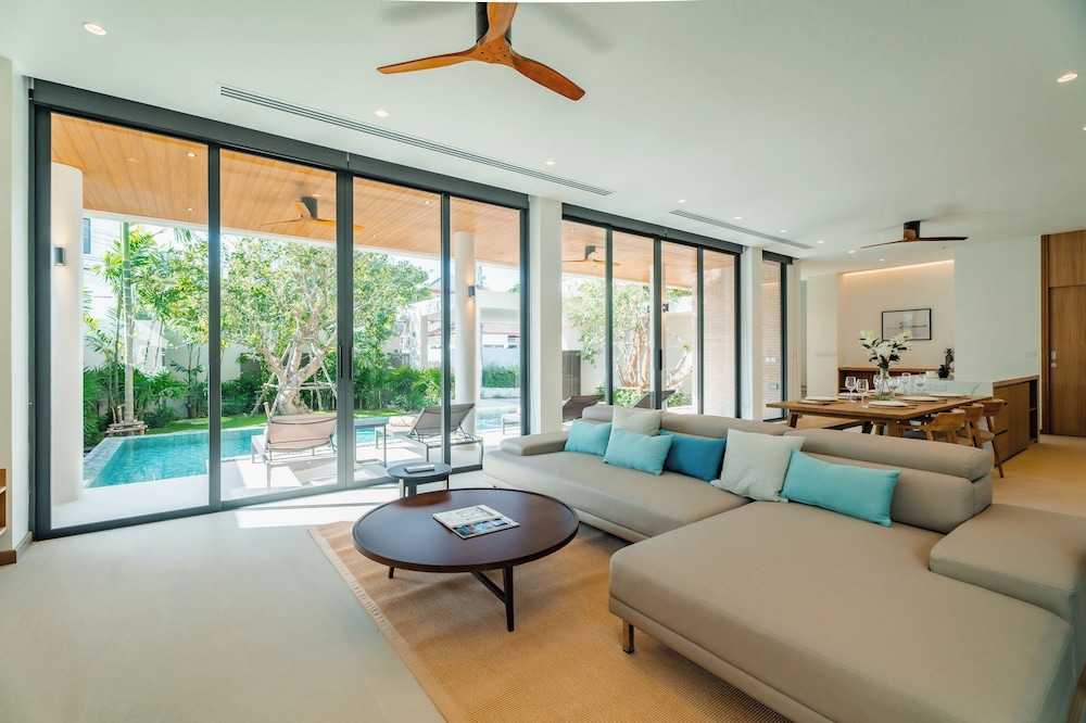 Modern Tropical Pool Villa - Saiyuan