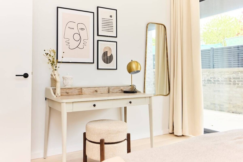 The Brondesbury Hideout - Breathtaking 1bdr Flat With Terrace + Parking