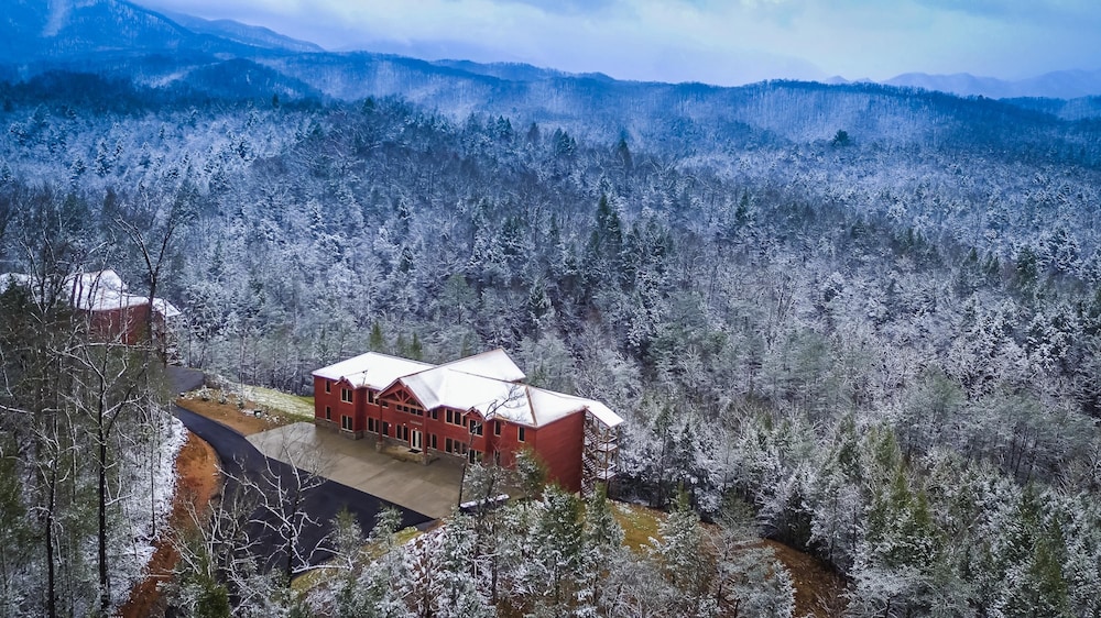 Luxury 14BR Haven: Views Games Hot Tubs More, Foto 7