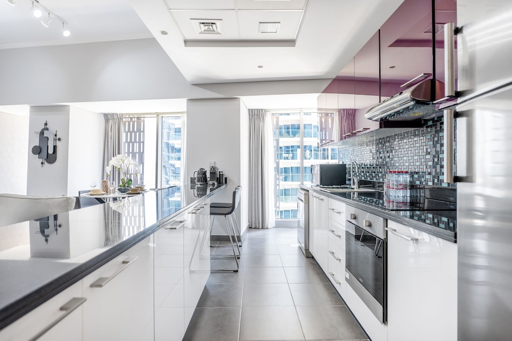 Iconic Marina Stay Cayan Tower 2BR