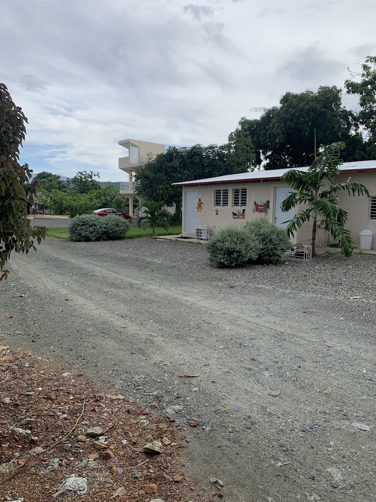 Hotel Anedi Guesthouse - Image 1