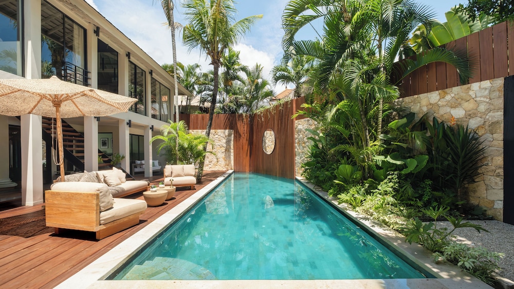Villa Dreamora by Villa Finder