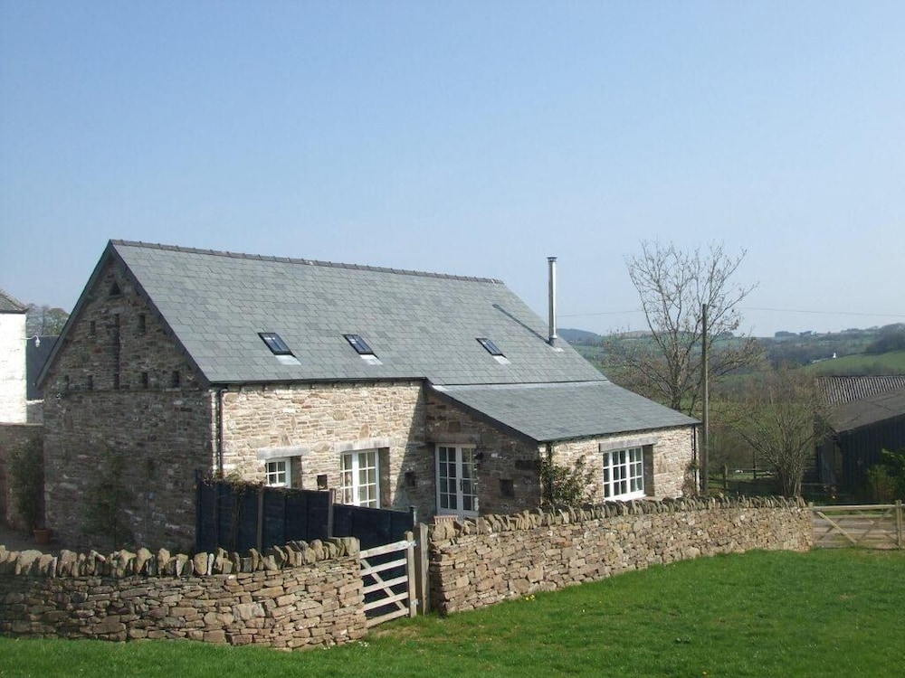 Alltybrain Farm Cottages and B&B