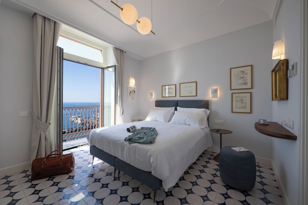 ABBRACCIO Amalfi Boutique Retreat