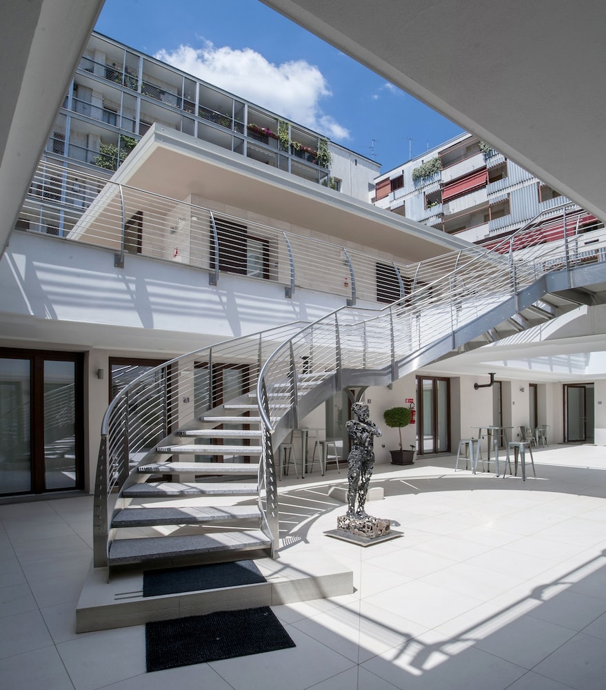 Hotel Studio Inn Centrale & Milano Urban Padel