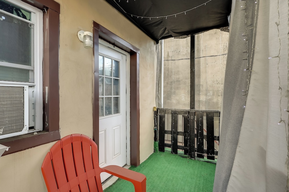 1 Mi to Dtwn Wilmington: Convenient + Cozy Home!