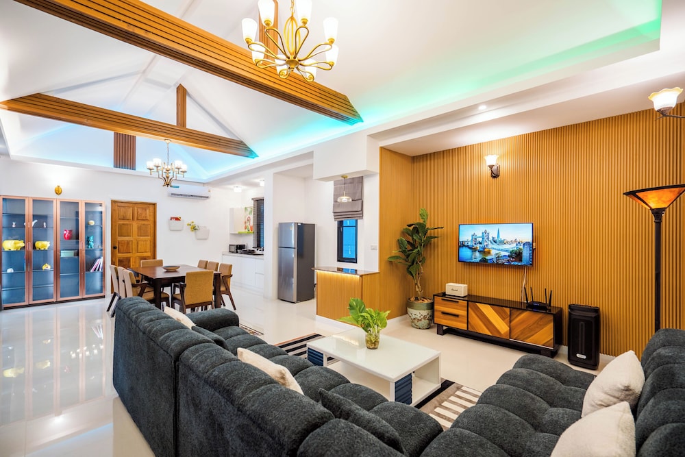 Full moon Bay hua hin Cha-am