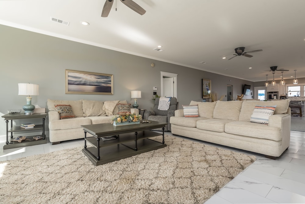 Bay Breeze - 2420 Bienville 4 Bedroom Home
