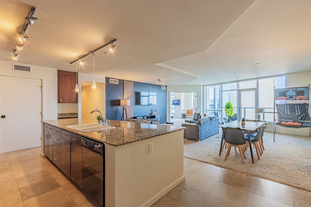 ROVE LIVING/KL - 44 Monroe