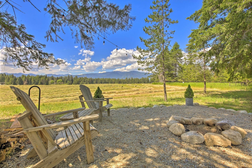 Serene Kootenai Cabin - 3 Mi to Dtwn & River! view 5