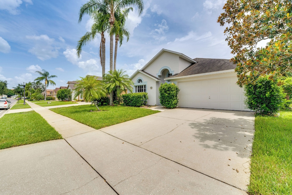 4 Mi to Disney: Home w/ Pool Table, Outdoor Oasis!