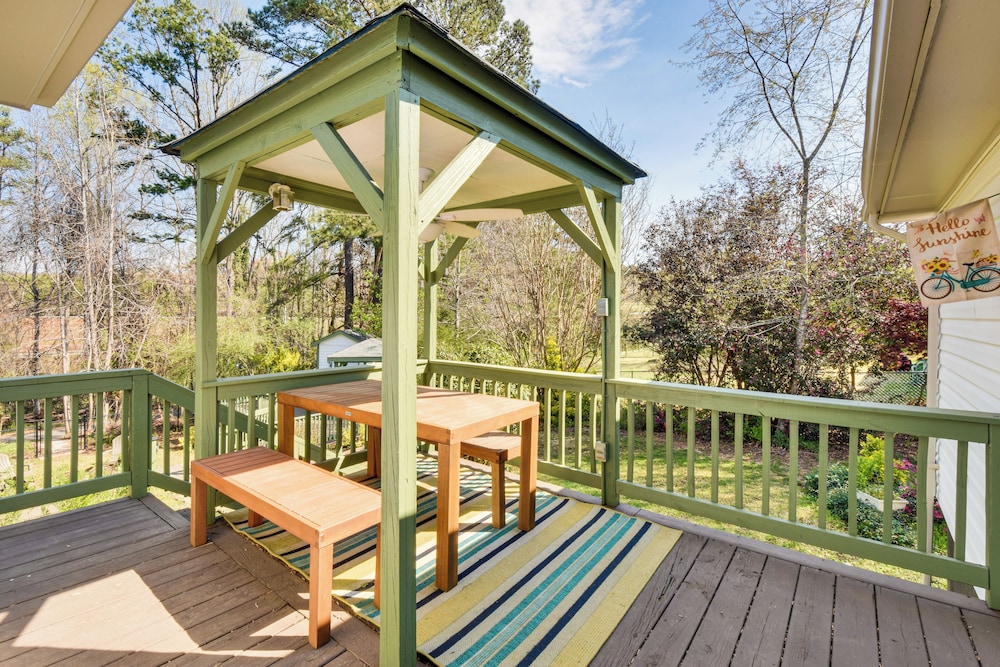 Bike, Hike & Unwind at Doodle Trailside Retreat