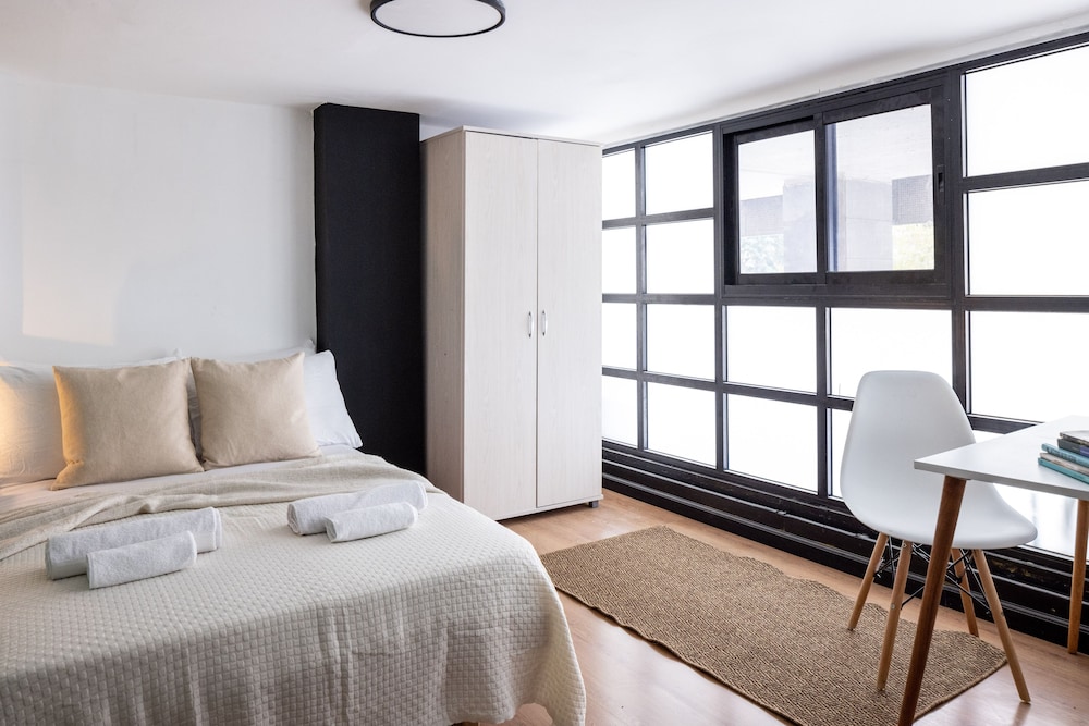 Artsy Nest in Haifa CTR by Sea N' Rent view 3