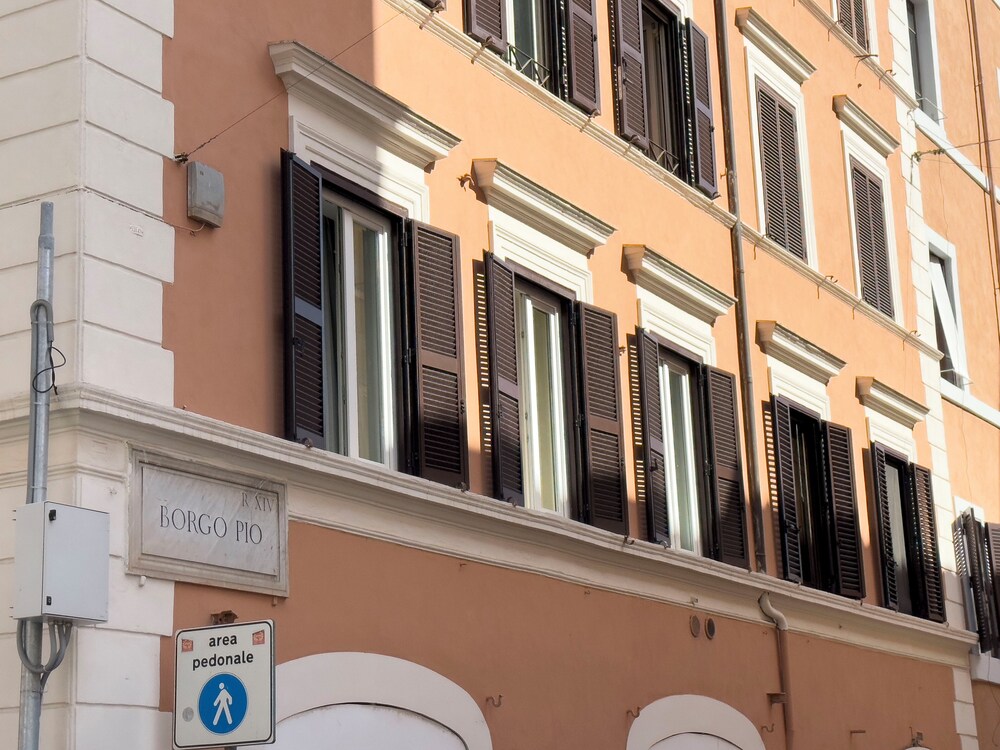 Vatican Beautiful 2Br Apartment