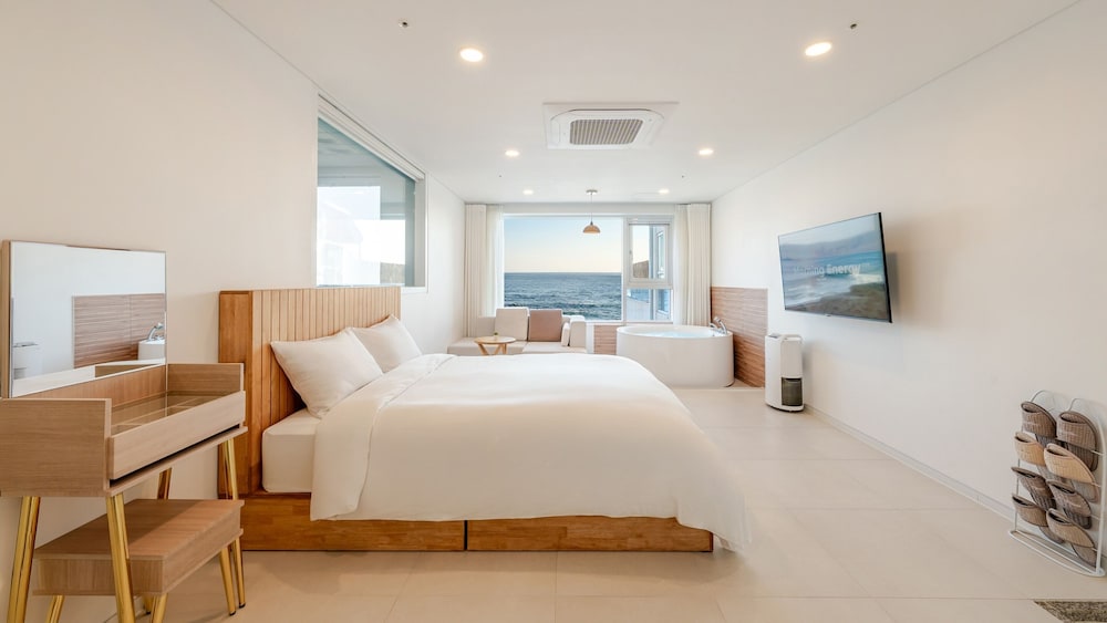 Donghae Badadam Ocean View Spa Pool Vill
