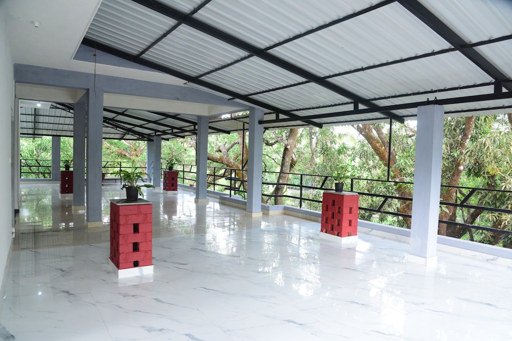 Laxmi Empire Guest House