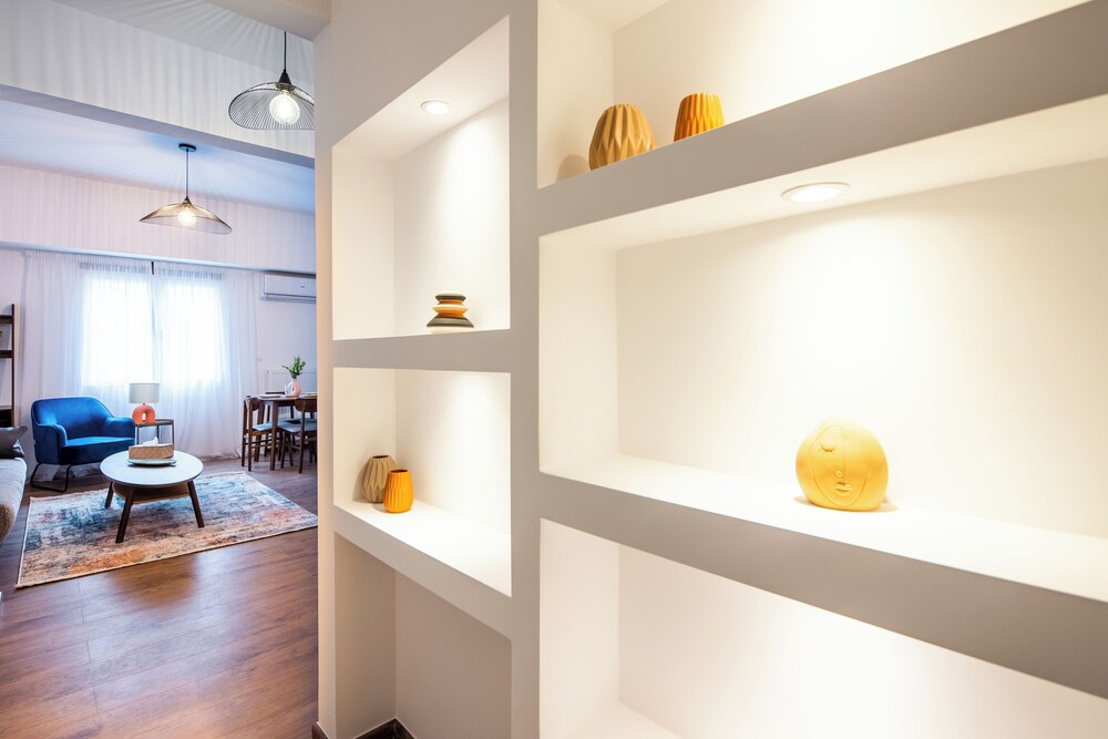 Alex's 2-Bedroom Apartment in Athens