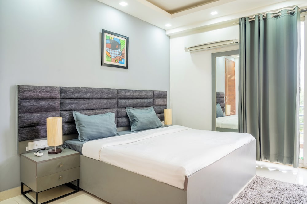 Housr 1RK & 1BHK Apartment Sector 28