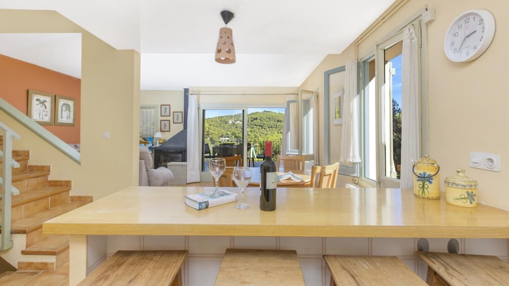 Ronda in Llafranc With 4 Bedrooms and 3 Bathrooms