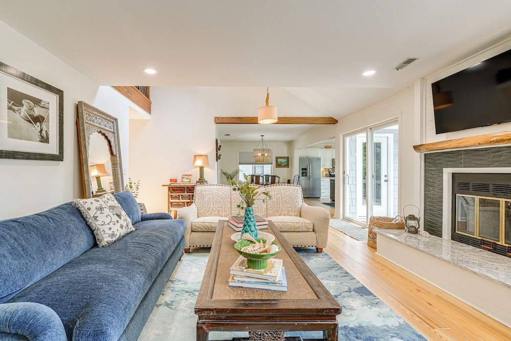 Private Beach Access & Hot Tub: Kitty Hawk Haven