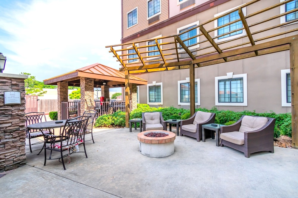 Staybridge Suites Houston IAH - Beltway 8, an IHG Hotel - Property Image 7