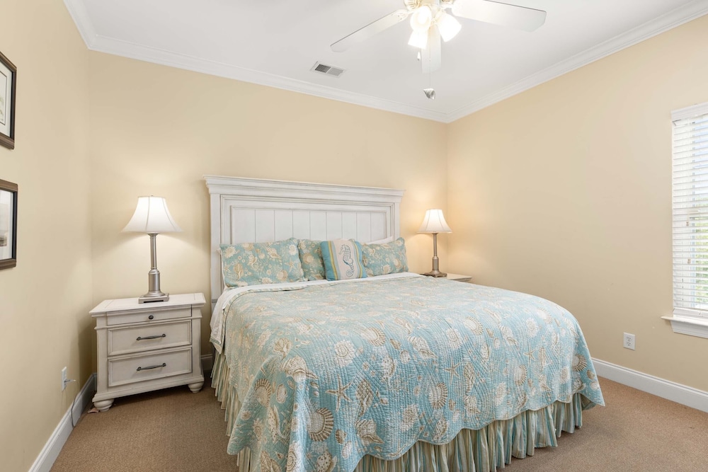 82 Van Horne Ave Unit B view 5