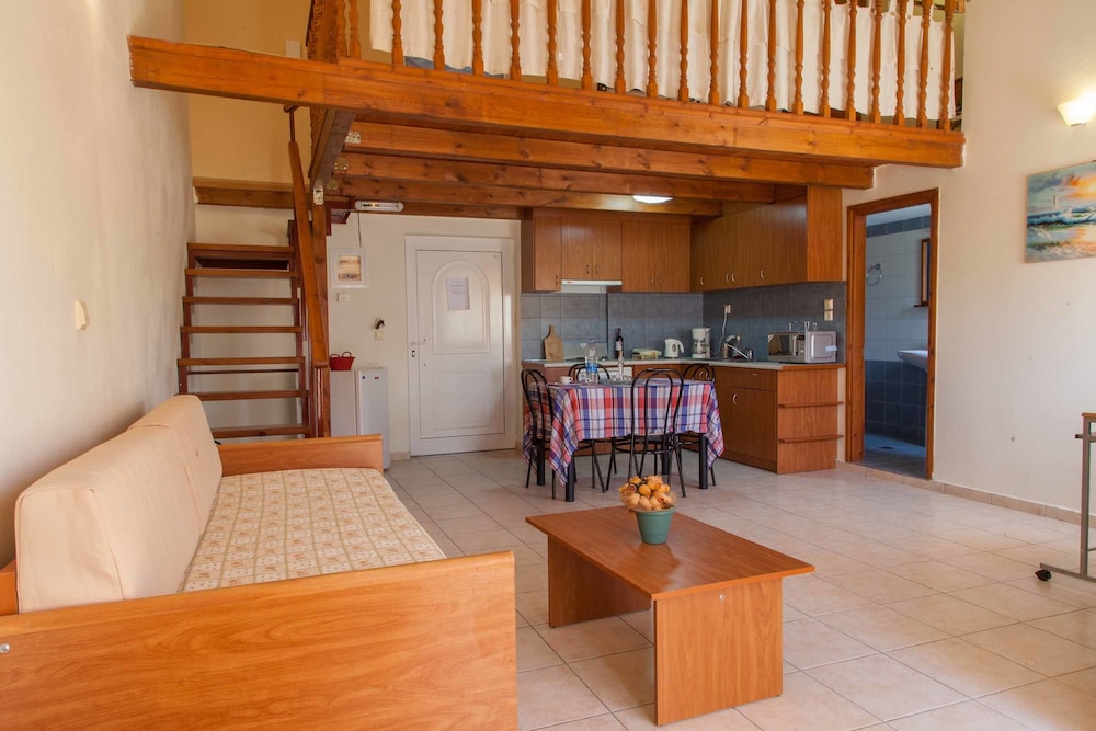 Marianna Apartments photo 2